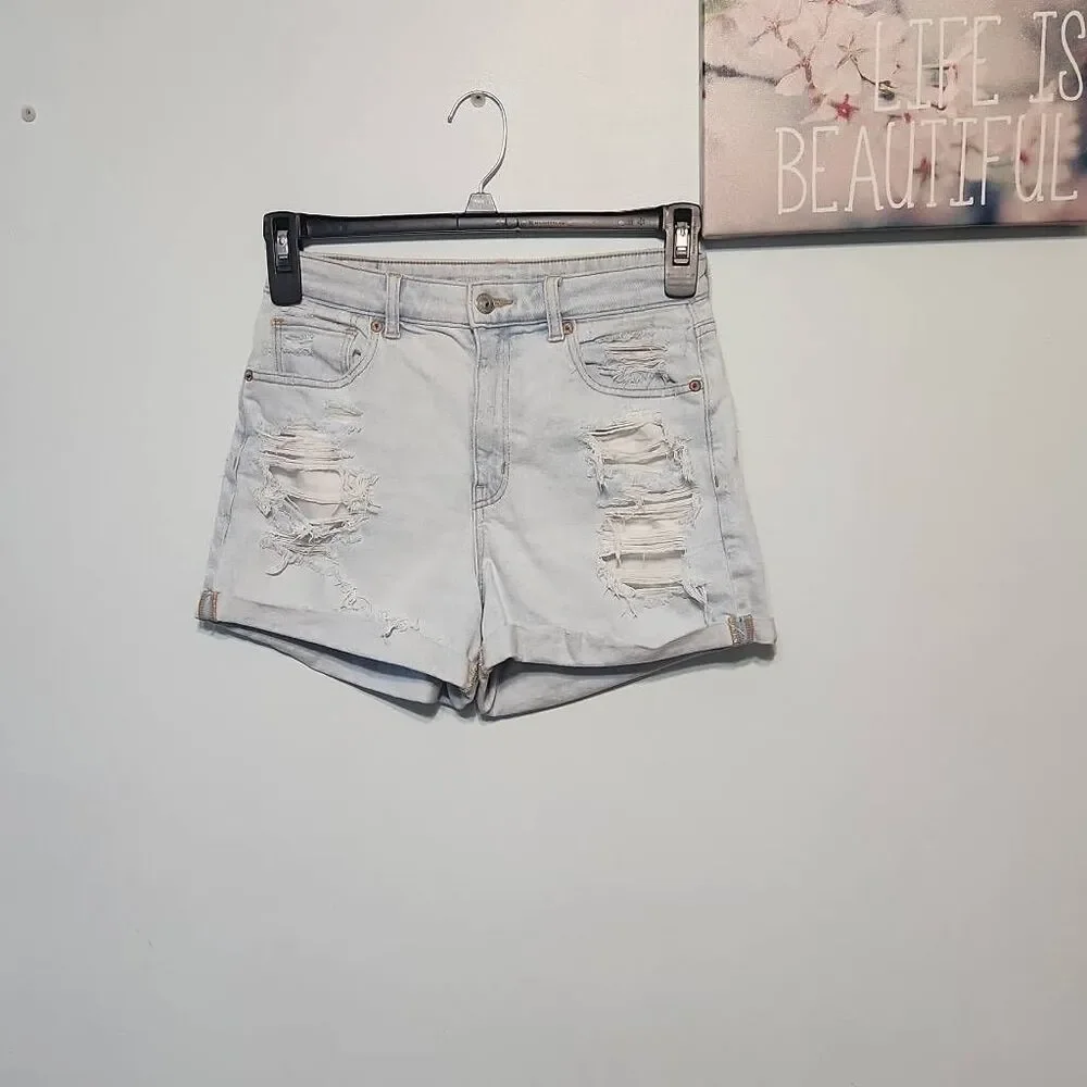 American Eagle size 8 Destroyed Light Wash Mom Jean Shorts